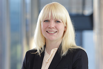 Claudia.Blo_ecker_quer.jpg